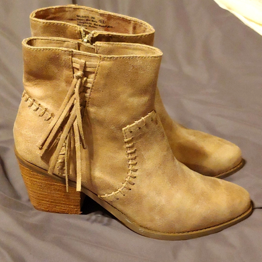 NWOT Tan Booties
